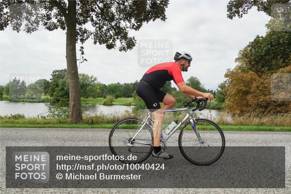30.08.2026 - Elbe Triathlon Hamburg Michael Burmester http://msf.ph/oto/10040424 30.08.2026 10:52:53 Radfahren 1119, 1253, 1299 meine-sportfotos.de