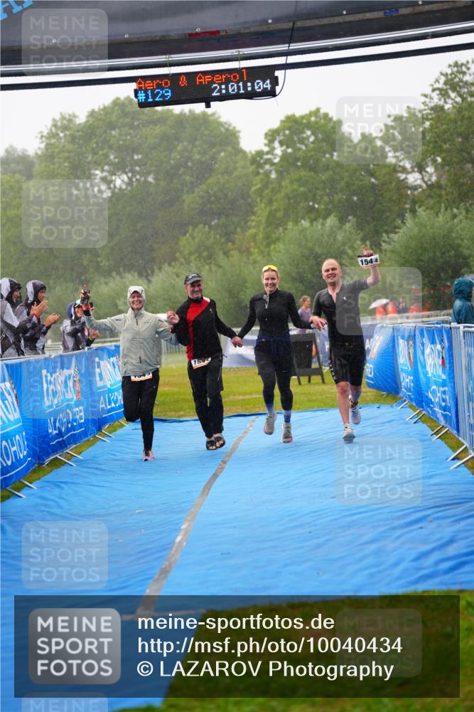 30.08.2026 - Elbe Triathlon Hamburg LAZAROV Photography http://msf.ph/oto/10040434 30.08.2026 16:05:03 Ziel  meine-sportfotos.de