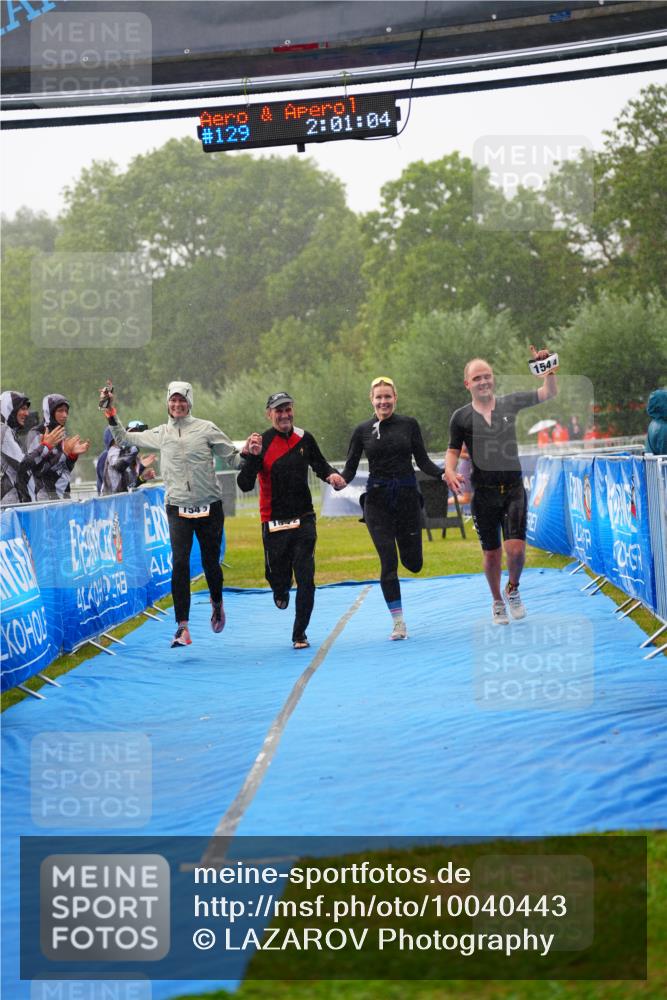 30.08.2026 - Elbe Triathlon Hamburg LAZAROV Photography http://msf.ph/oto/10040443 30.08.2026 16:05:03 Ziel  meine-sportfotos.de