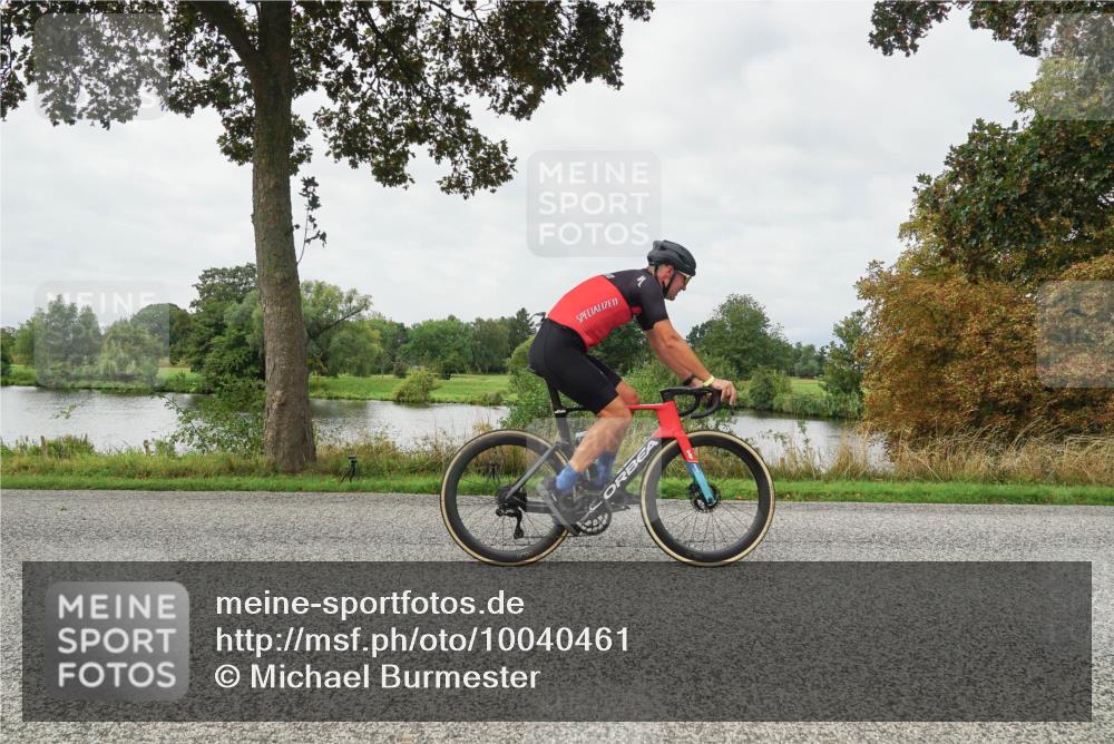30.08.2026 - Elbe Triathlon Hamburg Michael Burmester http://msf.ph/oto/10040461 30.08.2026 10:53:15 Radfahren 455, 893, 1092, 1225, 1245, 1345 meine-sportfotos.de