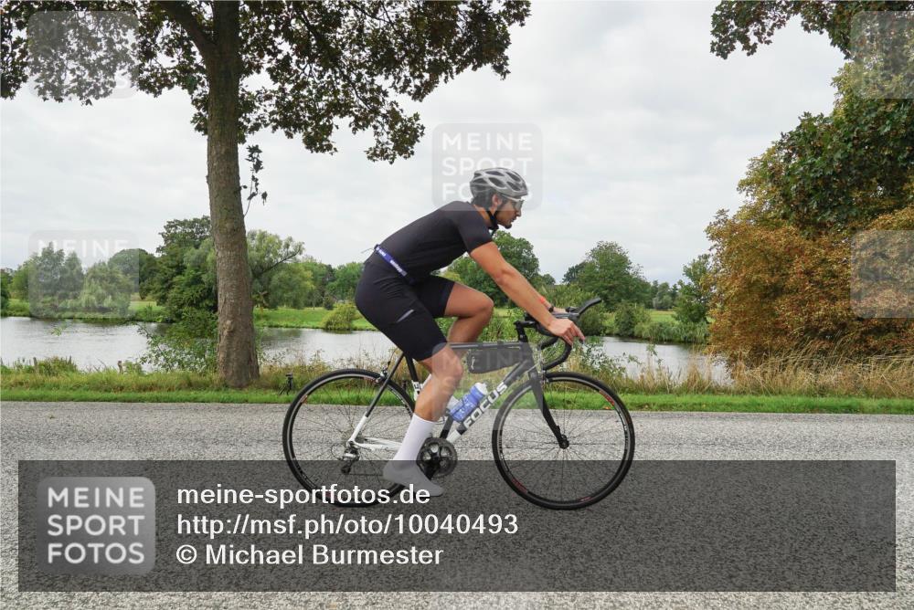 30.08.2026 - Elbe Triathlon Hamburg Michael Burmester http://msf.ph/oto/10040493 30.08.2026 10:53:26 Radfahren 962, 998, 1073, 1210, 1306, 1442 meine-sportfotos.de