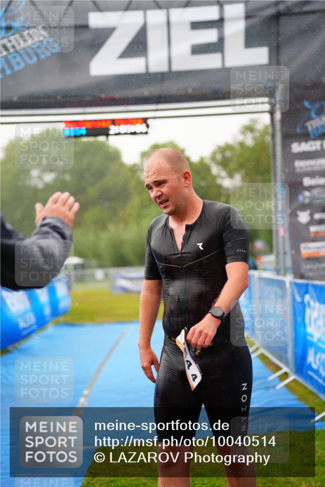 30.08.2026 - Elbe Triathlon Hamburg LAZAROV Photography http://msf.ph/oto/10040514 30.08.2026 16:05:14 Ziel  meine-sportfotos.de