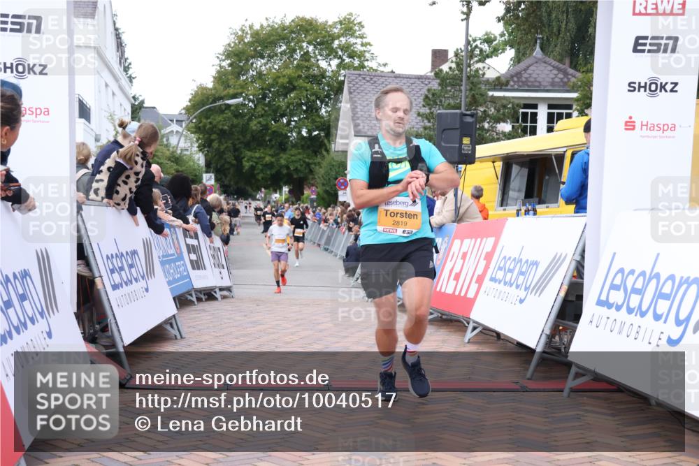30.08.2026 - Blankeneser Heldenlauf Lena Gebhardt http://msf.ph/oto/10040517 30.08.2026 11:45:36 Ziel 2319, 2818, 2819 meine-sportfotos.de