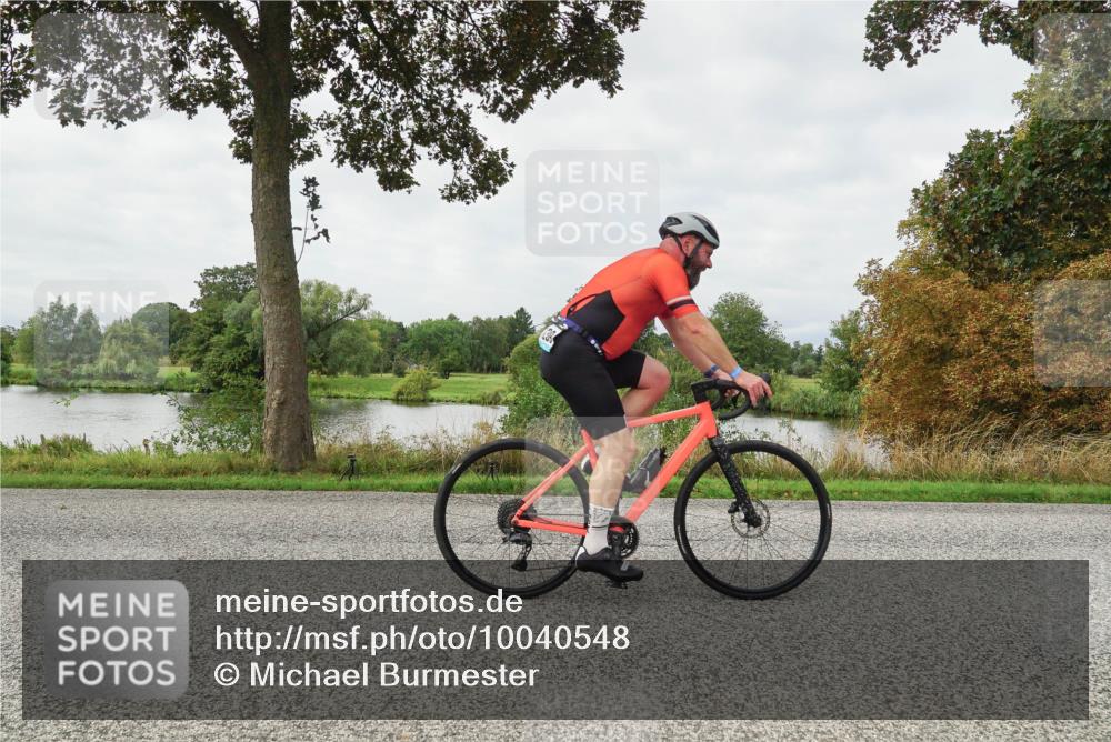 30.08.2026 - Elbe Triathlon Hamburg Michael Burmester http://msf.ph/oto/10040548 30.08.2026 10:54:15 Radfahren 1239, 1324 meine-sportfotos.de