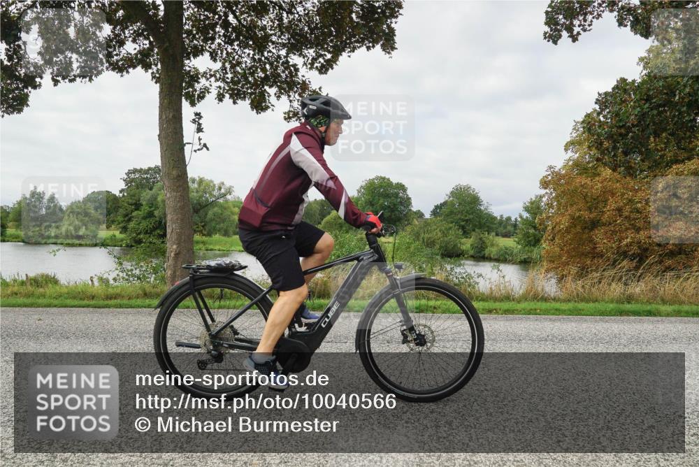 30.08.2026 - Elbe Triathlon Hamburg Michael Burmester http://msf.ph/oto/10040566 30.08.2026 10:54:42 Radfahren 993, 1194, 1282, 1446 meine-sportfotos.de