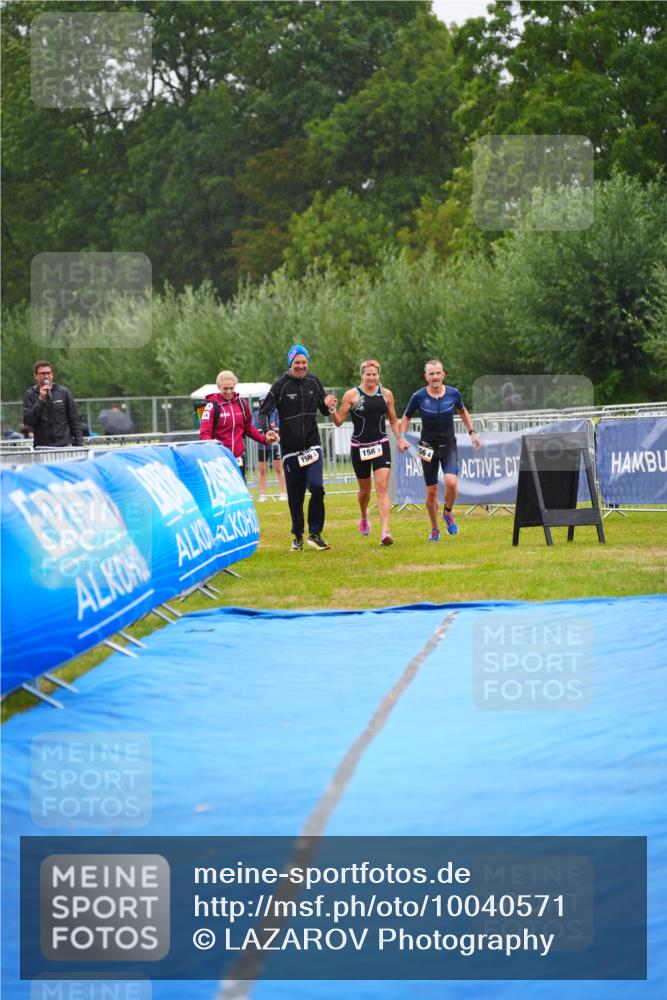30.08.2026 - Elbe Triathlon Hamburg LAZAROV Photography http://msf.ph/oto/10040571 30.08.2026 16:09:35 Ziel  meine-sportfotos.de