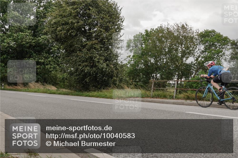 30.08.2026 - Elbe Triathlon Hamburg Michael Burmester http://msf.ph/oto/10040583 30.08.2026 14:15:01 Radfahren  meine-sportfotos.de