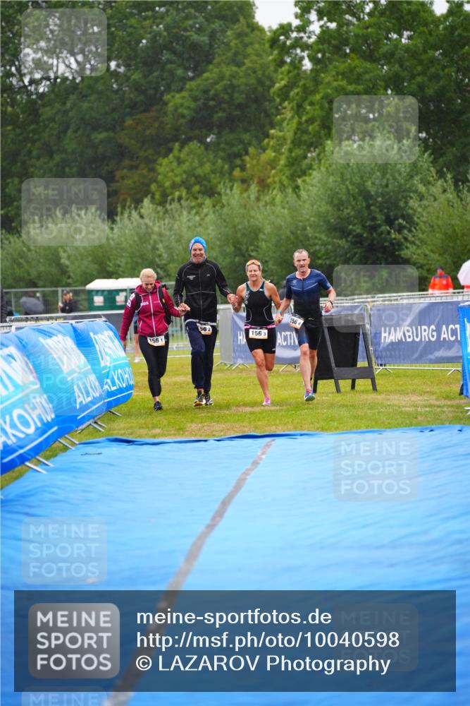 30.08.2026 - Elbe Triathlon Hamburg LAZAROV Photography http://msf.ph/oto/10040598 30.08.2026 16:09:36 Ziel  meine-sportfotos.de