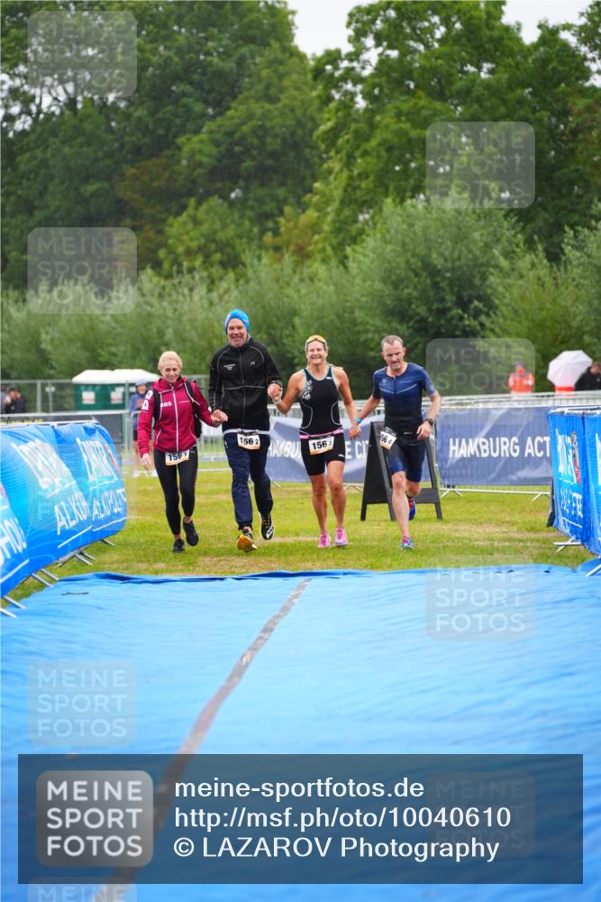 30.08.2026 - Elbe Triathlon Hamburg LAZAROV Photography http://msf.ph/oto/10040610 30.08.2026 16:09:37 Ziel  meine-sportfotos.de