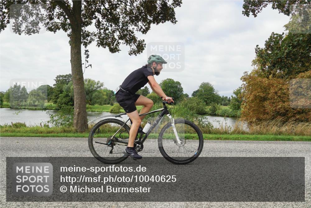 30.08.2026 - Elbe Triathlon Hamburg Michael Burmester http://msf.ph/oto/10040625 30.08.2026 10:55:16 Radfahren 978, 1016, 1166, 1219, 1288 meine-sportfotos.de