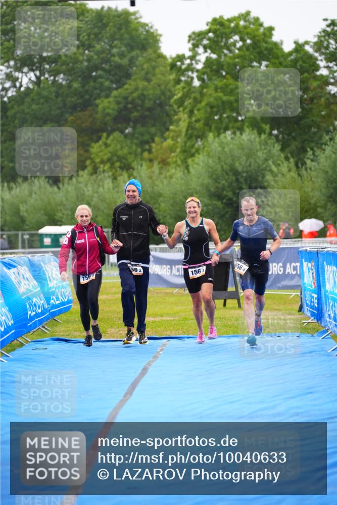 30.08.2026 - Elbe Triathlon Hamburg LAZAROV Photography http://msf.ph/oto/10040633 30.08.2026 16:09:38 Ziel  meine-sportfotos.de