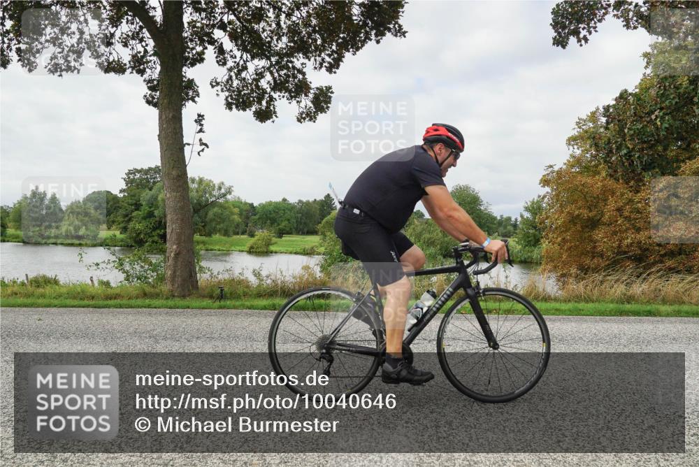 30.08.2026 - Elbe Triathlon Hamburg Michael Burmester http://msf.ph/oto/10040646 30.08.2026 10:55:27 Radfahren 1018, 1238, 1270, 1274, 1440 meine-sportfotos.de