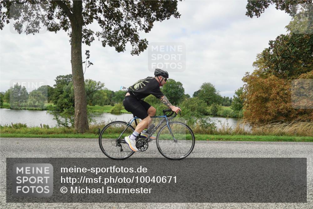 30.08.2026 - Elbe Triathlon Hamburg Michael Burmester http://msf.ph/oto/10040671 30.08.2026 10:55:44 Radfahren 975, 1086, 1224, 1422, 1441 meine-sportfotos.de