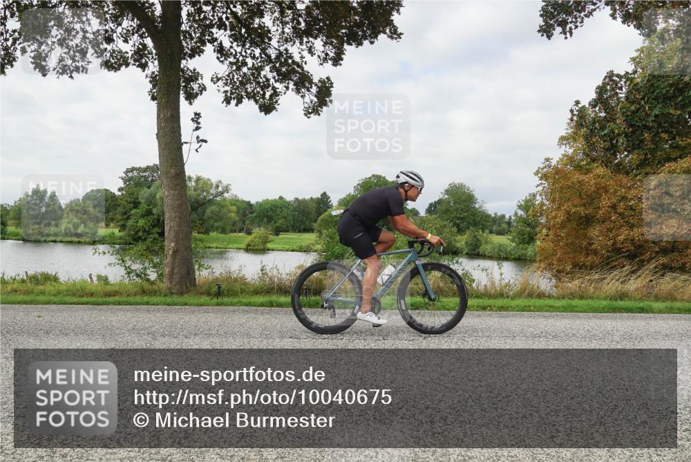 30.08.2026 - Elbe Triathlon Hamburg Michael Burmester http://msf.ph/oto/10040675 30.08.2026 10:55:45 Radfahren 975, 1086, 1224, 1422, 1441 meine-sportfotos.de
