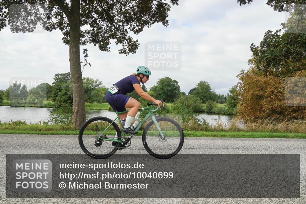30.08.2026 - Elbe Triathlon Hamburg Michael Burmester http://msf.ph/oto/10040699 30.08.2026 10:56:04 Radfahren 931 meine-sportfotos.de