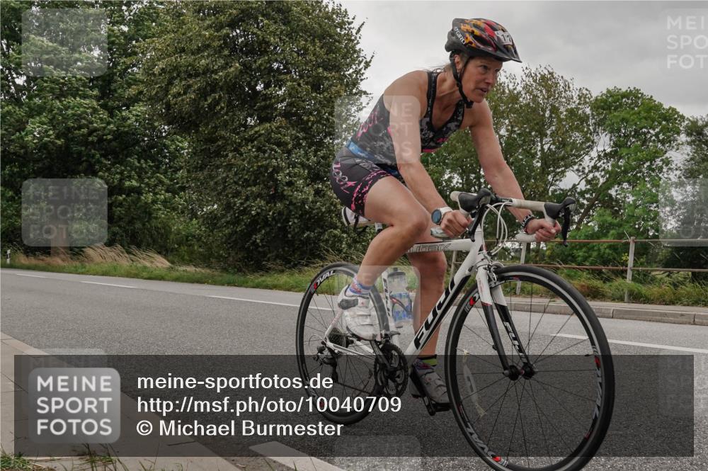 30.08.2026 - Elbe Triathlon Hamburg Michael Burmester http://msf.ph/oto/10040709 30.08.2026 14:16:04 Radfahren 132, 165, 172, 176, 179 meine-sportfotos.de