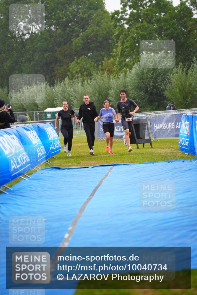 30.08.2026 - Elbe Triathlon Hamburg LAZAROV Photography http://msf.ph/oto/10040734 30.08.2026 16:11:05 Ziel  meine-sportfotos.de