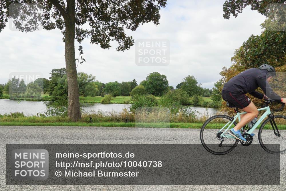 30.08.2026 - Elbe Triathlon Hamburg Michael Burmester http://msf.ph/oto/10040738 30.08.2026 10:56:41 Radfahren 900, 1065, 1233, 1276, 1304 meine-sportfotos.de