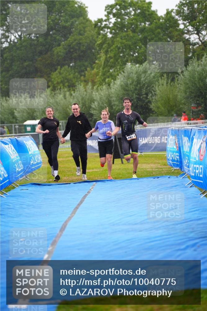 30.08.2026 - Elbe Triathlon Hamburg LAZAROV Photography http://msf.ph/oto/10040775 30.08.2026 16:11:06 Ziel  meine-sportfotos.de