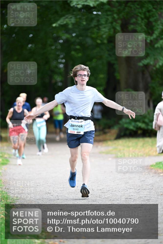30.08.2026 - Blankeneser Heldenlauf Dr. Thomas Lammeyer http://msf.ph/oto/10040790 30.08.2026 11:15:55 Laufen 4440, 7 meine-sportfotos.de