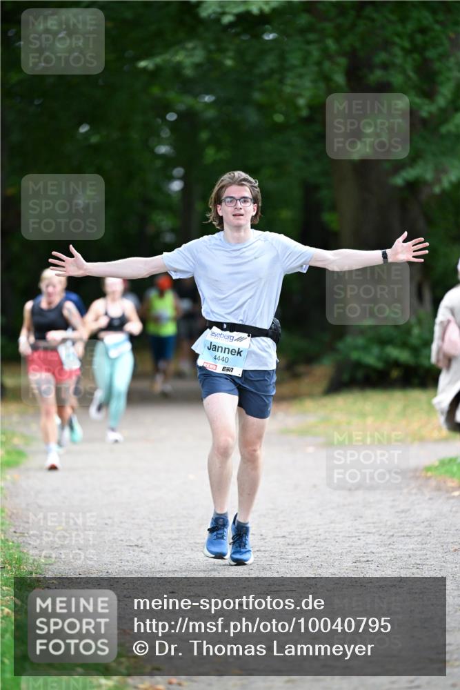 30.08.2026 - Blankeneser Heldenlauf Dr. Thomas Lammeyer http://msf.ph/oto/10040795 30.08.2026 11:15:55 Laufen 4440 meine-sportfotos.de
