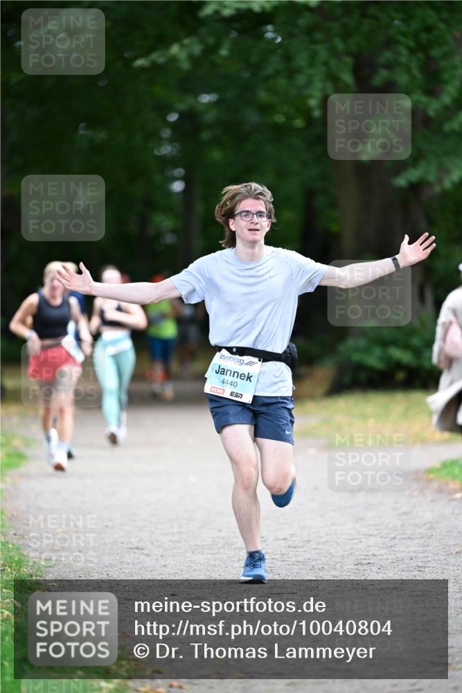 30.08.2026 - Blankeneser Heldenlauf Dr. Thomas Lammeyer http://msf.ph/oto/10040804 30.08.2026 11:15:55 Laufen 4440 meine-sportfotos.de