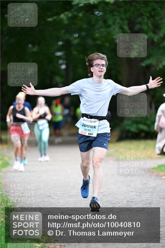30.08.2026 - Blankeneser Heldenlauf Dr. Thomas Lammeyer http://msf.ph/oto/10040810 30.08.2026 11:15:56 Laufen 4440 meine-sportfotos.de