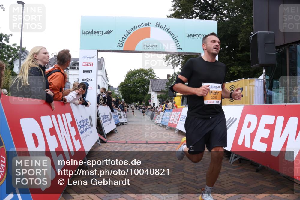 30.08.2026 - Blankeneser Heldenlauf Lena Gebhardt http://msf.ph/oto/10040821 30.08.2026 11:45:56 Ziel 2382 meine-sportfotos.de