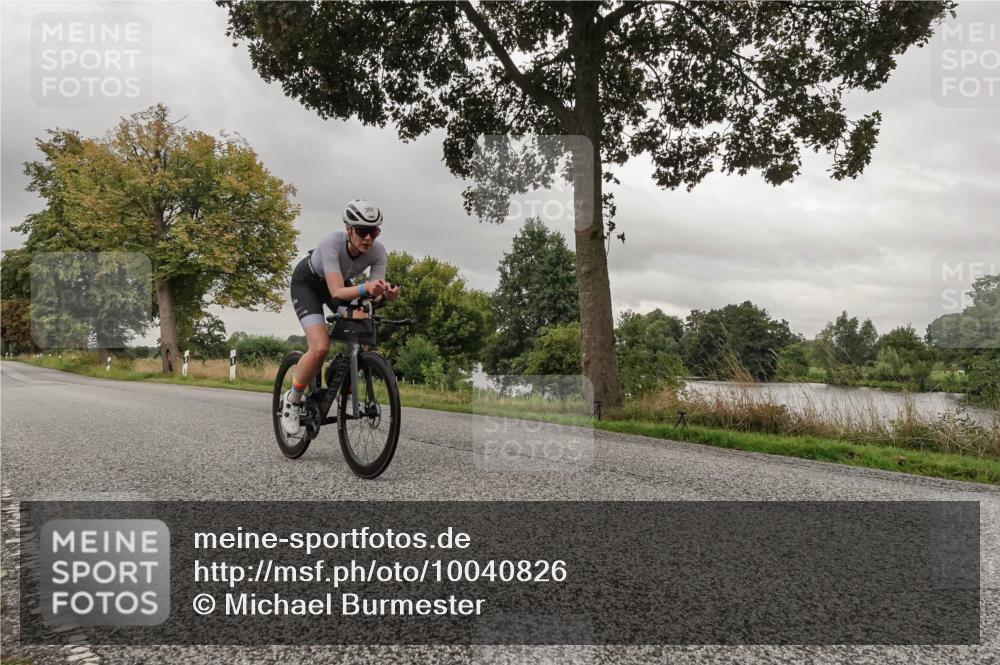 30.08.2026 - Elbe Triathlon Hamburg Michael Burmester http://msf.ph/oto/10040826 30.08.2026 09:01:19 Radfahren 235, 249, 305, 327, 369 meine-sportfotos.de
