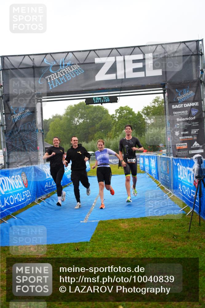 30.08.2026 - Elbe Triathlon Hamburg LAZAROV Photography http://msf.ph/oto/10040839 30.08.2026 16:11:09 Ziel  meine-sportfotos.de