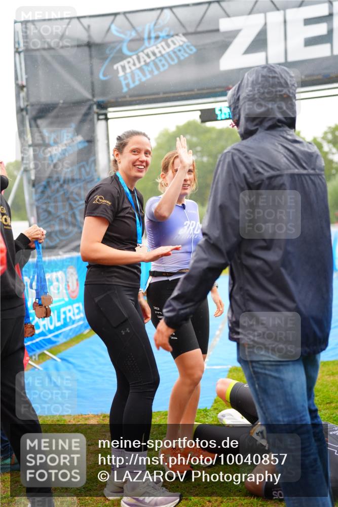 30.08.2026 - Elbe Triathlon Hamburg LAZAROV Photography http://msf.ph/oto/10040857 30.08.2026 16:11:17 Ziel  meine-sportfotos.de
