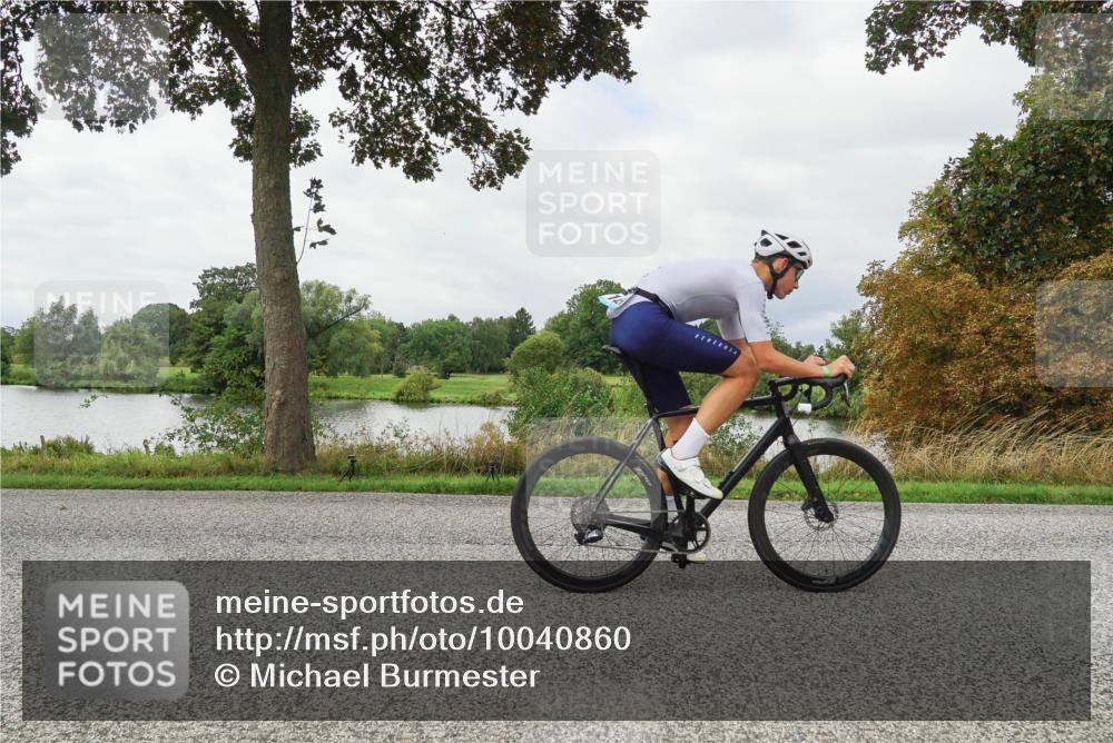 30.08.2026 - Elbe Triathlon Hamburg Michael Burmester http://msf.ph/oto/10040860 30.08.2026 10:58:07 Radfahren 1371, 1456 meine-sportfotos.de