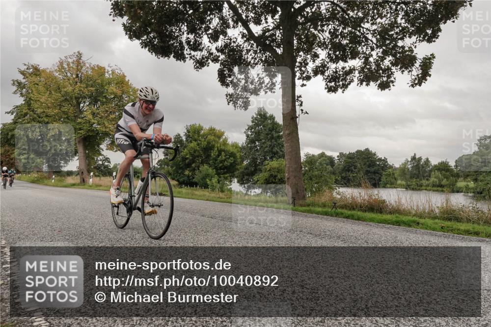 30.08.2026 - Elbe Triathlon Hamburg Michael Burmester http://msf.ph/oto/10040892 30.08.2026 09:01:41 Radfahren 211, 279, 376, 379, 386 meine-sportfotos.de