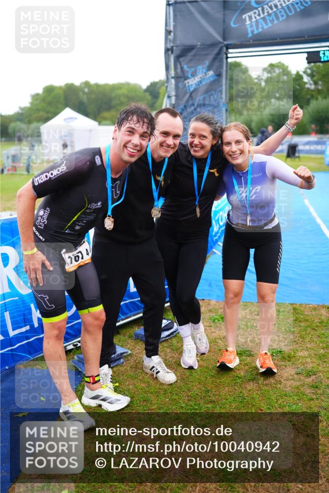 30.08.2026 - Elbe Triathlon Hamburg LAZAROV Photography http://msf.ph/oto/10040942 30.08.2026 16:12:01 Ziel  meine-sportfotos.de