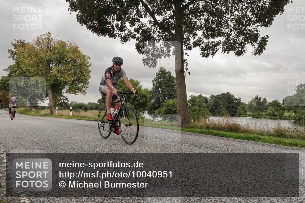 30.08.2026 - Elbe Triathlon Hamburg Michael Burmester http://msf.ph/oto/10040951 30.08.2026 09:02:01 Radfahren 281, 319 meine-sportfotos.de
