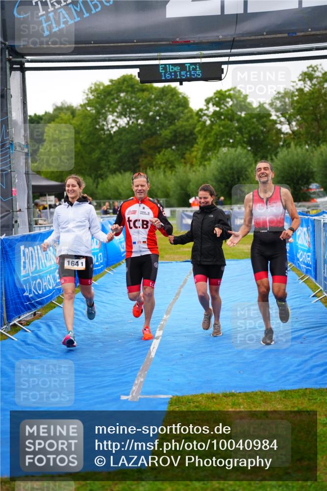 30.08.2026 - Elbe Triathlon Hamburg LAZAROV Photography http://msf.ph/oto/10040984 30.08.2026 16:15:54 Ziel  meine-sportfotos.de
