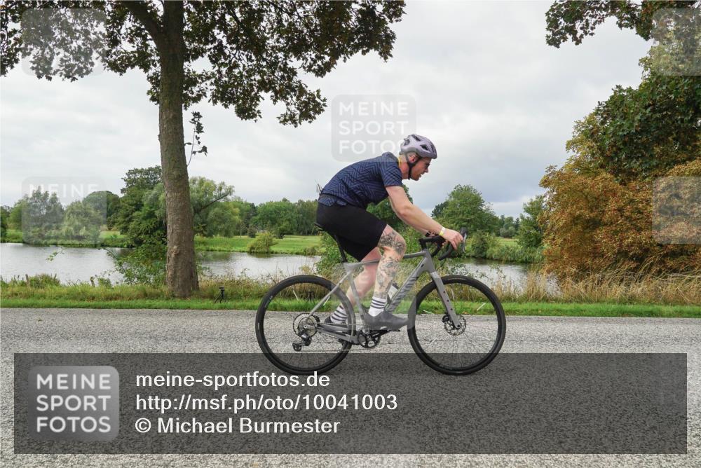 30.08.2026 - Elbe Triathlon Hamburg Michael Burmester http://msf.ph/oto/10041003 30.08.2026 11:00:07 Radfahren 992, 1153, 1214, 1280, 1293, 1320, 1352, 1445 meine-sportfotos.de