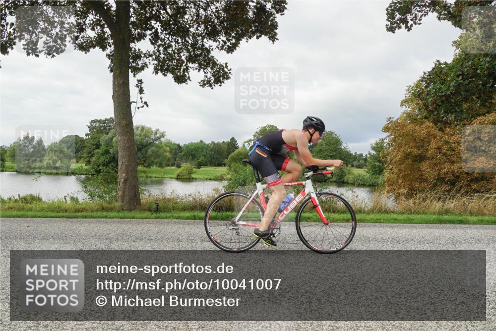 30.08.2026 - Elbe Triathlon Hamburg Michael Burmester http://msf.ph/oto/10041007 30.08.2026 11:00:08 Radfahren 992, 1153, 1214, 1280, 1293, 1320, 1352, 1445 meine-sportfotos.de