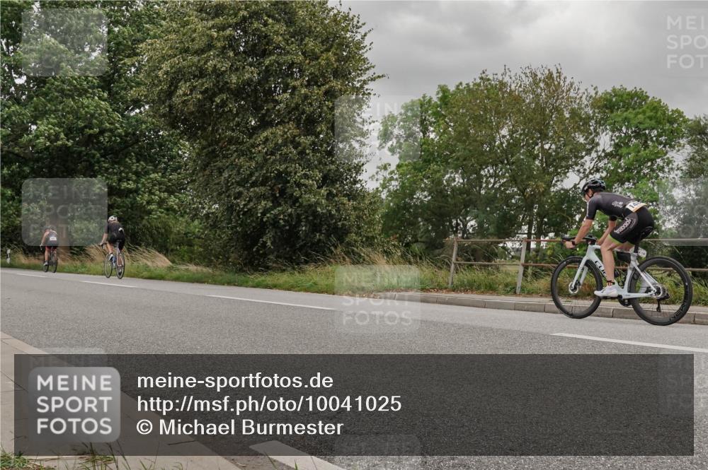 30.08.2026 - Elbe Triathlon Hamburg Michael Burmester http://msf.ph/oto/10041025 30.08.2026 14:17:56 Radfahren  meine-sportfotos.de