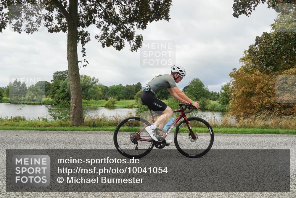 30.08.2026 - Elbe Triathlon Hamburg Michael Burmester http://msf.ph/oto/10041054 30.08.2026 11:00:26 Radfahren 888, 1129, 1237, 1322, 1379 meine-sportfotos.de