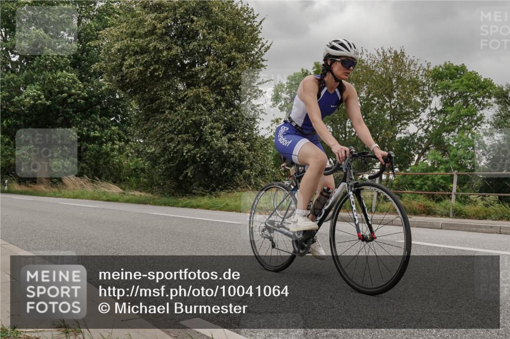 30.08.2026 - Elbe Triathlon Hamburg Michael Burmester http://msf.ph/oto/10041064 30.08.2026 14:18:16 Radfahren 134, 137 meine-sportfotos.de