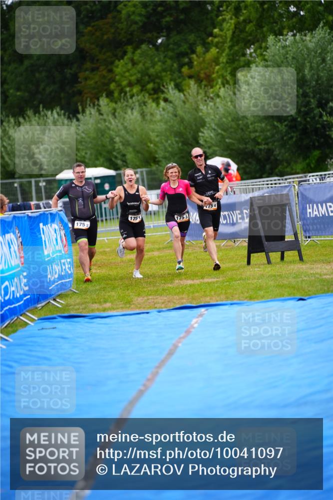 30.08.2026 - Elbe Triathlon Hamburg LAZAROV Photography http://msf.ph/oto/10041097 30.08.2026 16:18:18 Ziel  meine-sportfotos.de