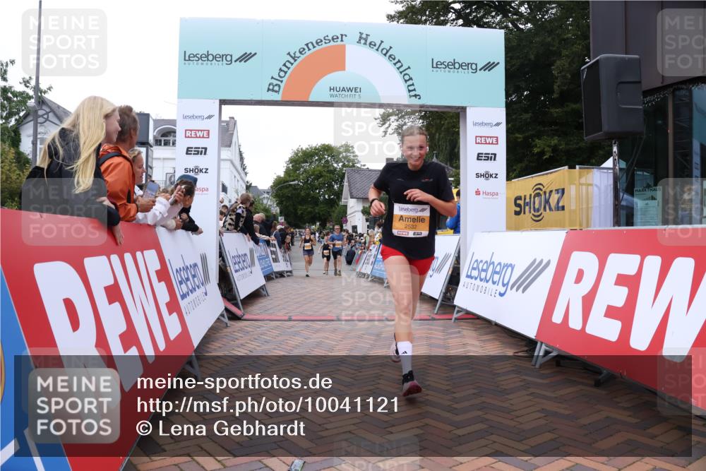 30.08.2026 - Blankeneser Heldenlauf Lena Gebhardt http://msf.ph/oto/10041121 30.08.2026 11:46:24 Ziel 2097, 2321, 2413, 2532 meine-sportfotos.de