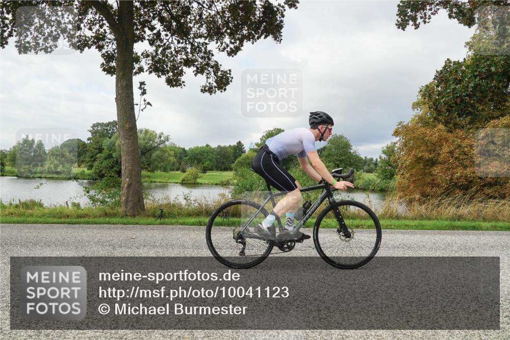 30.08.2026 - Elbe Triathlon Hamburg Michael Burmester http://msf.ph/oto/10041123 30.08.2026 11:01:27 Radfahren 941, 1367, 1383 meine-sportfotos.de
