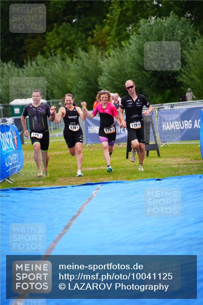 30.08.2026 - Elbe Triathlon Hamburg LAZAROV Photography http://msf.ph/oto/10041125 30.08.2026 16:18:19 Ziel  meine-sportfotos.de