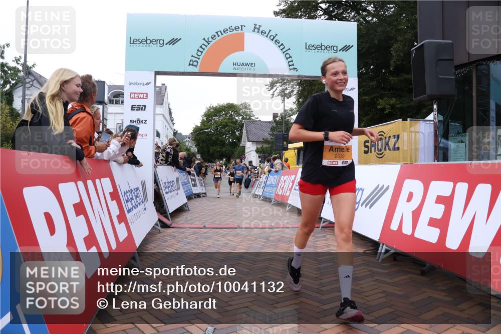 30.08.2026 - Blankeneser Heldenlauf Lena Gebhardt http://msf.ph/oto/10041132 30.08.2026 11:46:25 Ziel 2097, 2321, 2413, 2532 meine-sportfotos.de