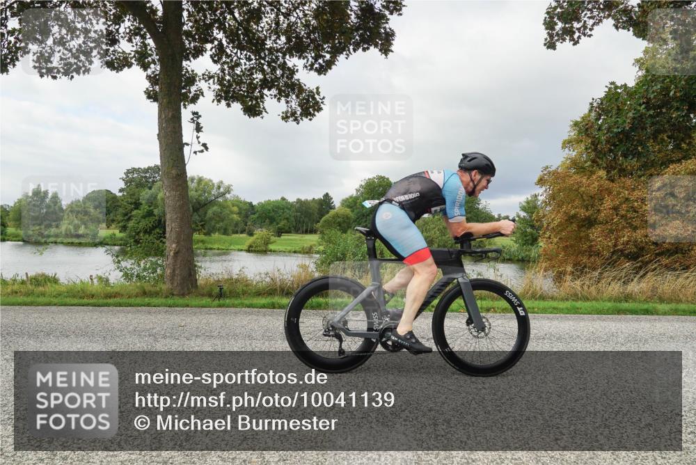 30.08.2026 - Elbe Triathlon Hamburg Michael Burmester http://msf.ph/oto/10041139 30.08.2026 11:01:49 Radfahren 1363 meine-sportfotos.de