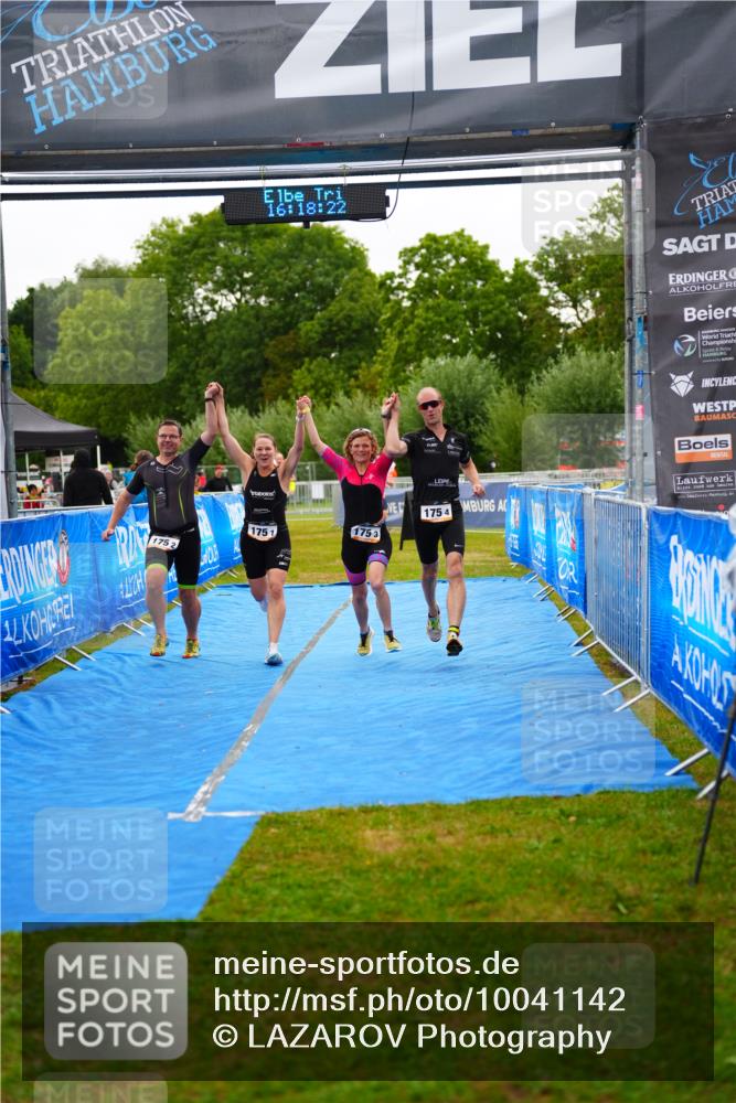 30.08.2026 - Elbe Triathlon Hamburg LAZAROV Photography http://msf.ph/oto/10041142 30.08.2026 16:18:22 Ziel  meine-sportfotos.de
