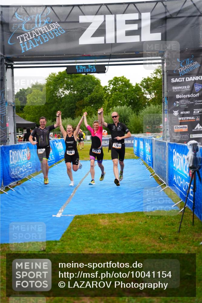 30.08.2026 - Elbe Triathlon Hamburg LAZAROV Photography http://msf.ph/oto/10041154 30.08.2026 16:18:22 Ziel  meine-sportfotos.de