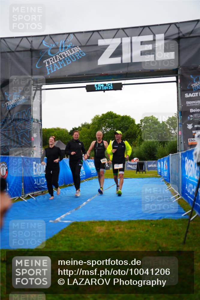 30.08.2026 - Elbe Triathlon Hamburg LAZAROV Photography http://msf.ph/oto/10041206 30.08.2026 16:18:31 Ziel  meine-sportfotos.de